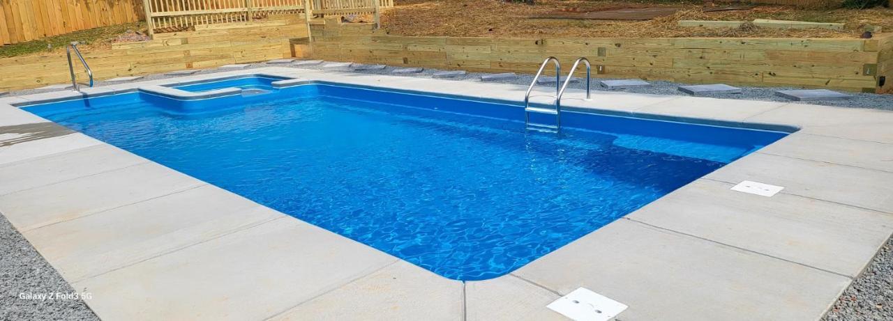 Rare Find! Private Heated Pool & Spa - Entire Home Near Atl City Center AtlantaAtlanta  Kültér fotó